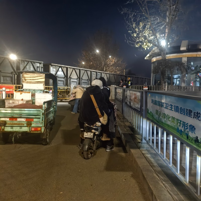 山铝小火车3.jpg 山铝小火车3.jpg